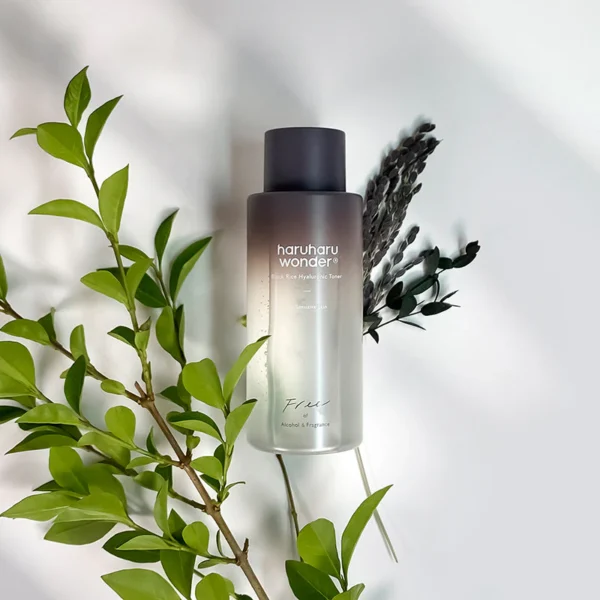 Toner hidratant cu orez negru și acid hialuronic pentru piele sensibilă, Haruharu Wonder - Imagine 2