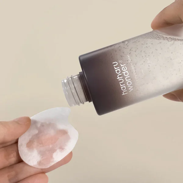 Toner hidratant cu orez negru și acid hialuronic pentru piele sensibilă, Haruharu Wonder - Imagine 5