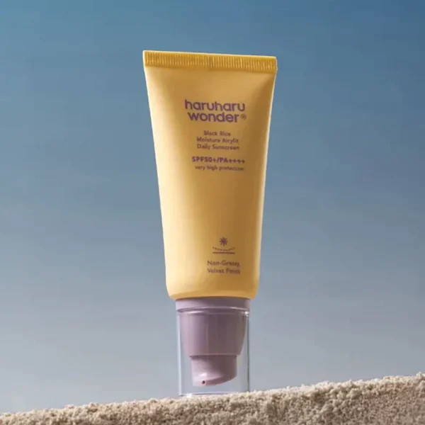Crema solară Black Rice Moisture Airfit cu SPF50+ PA++++, HaruHaru WONDER, 50ml - Imagine 5